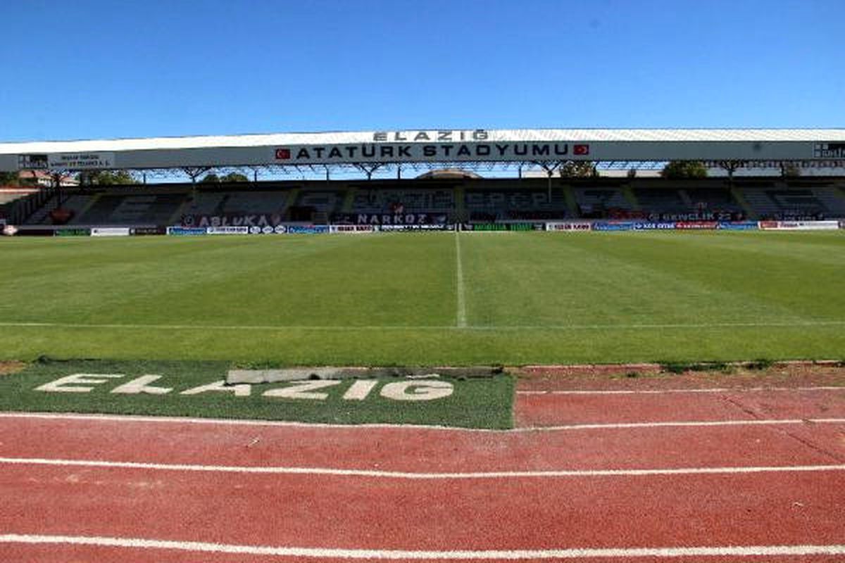 Borcunu Ödeyemeyen Elazığspor\'un Maçlarını Oynadığı Stadın da Elektriği Kesildi