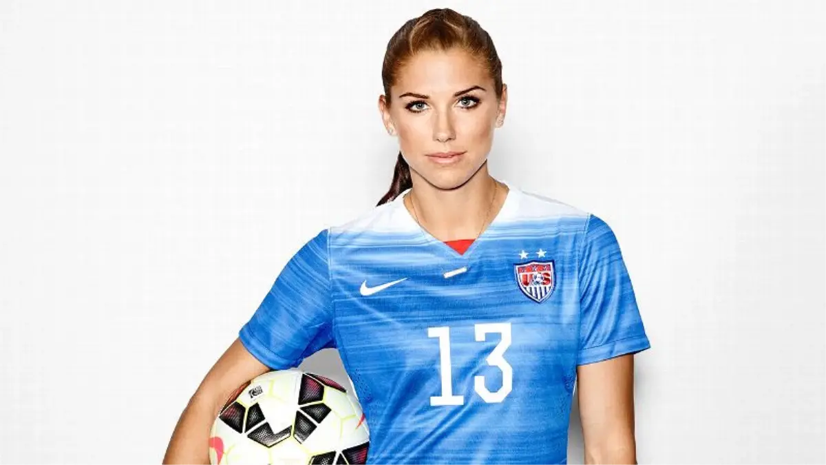 Dünyaca Ünlü Kadın Futbolcu Alex Morgan, Gittiği Mekanda Olay Çıkarınca Kovuldu