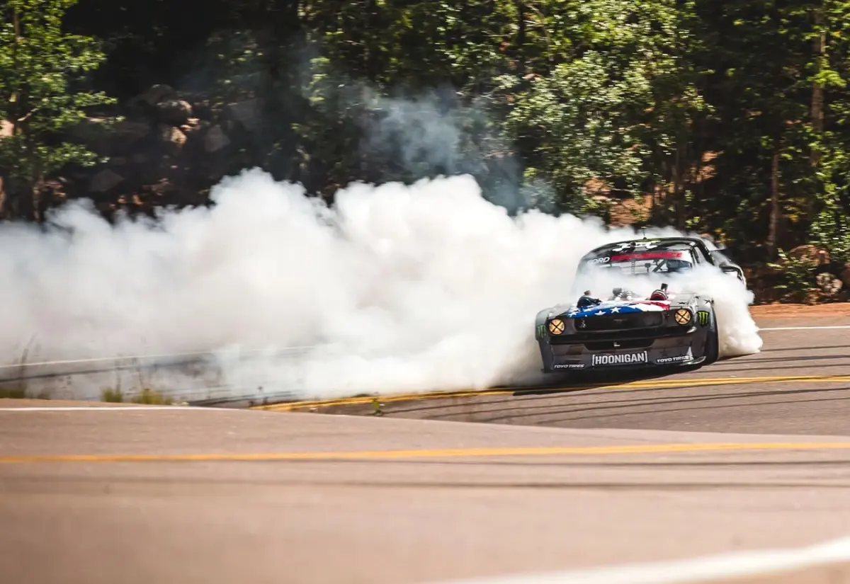 Efsane Yarışçı Ken Block\'tan Nefes Kesen Yeni Bir Video!