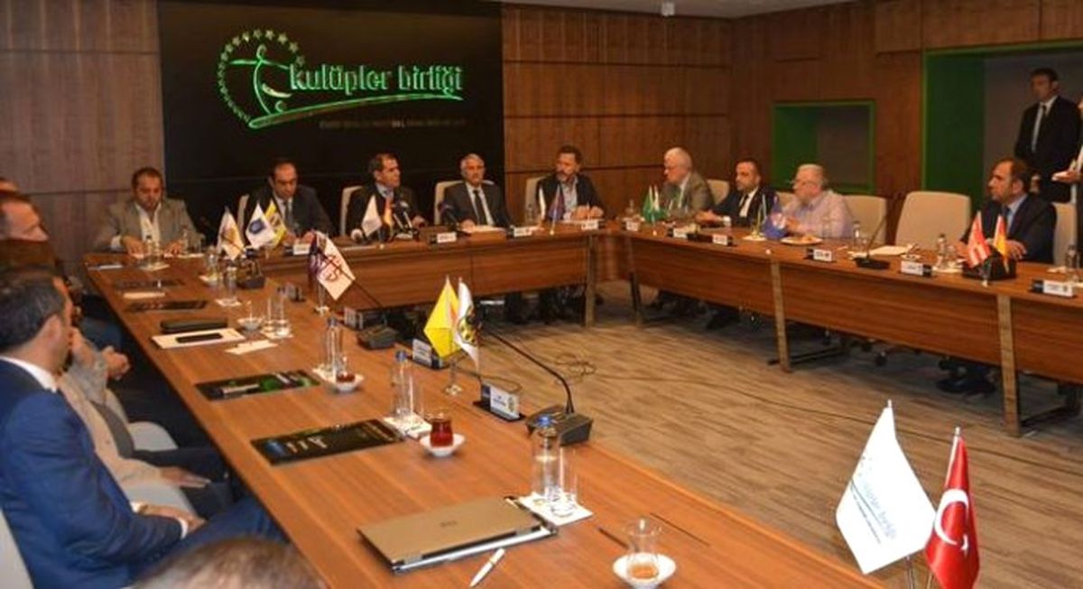 Erdoğan, Kulüpler Birliği Vakfı\'ndan İki \'Yasa\' İstedi