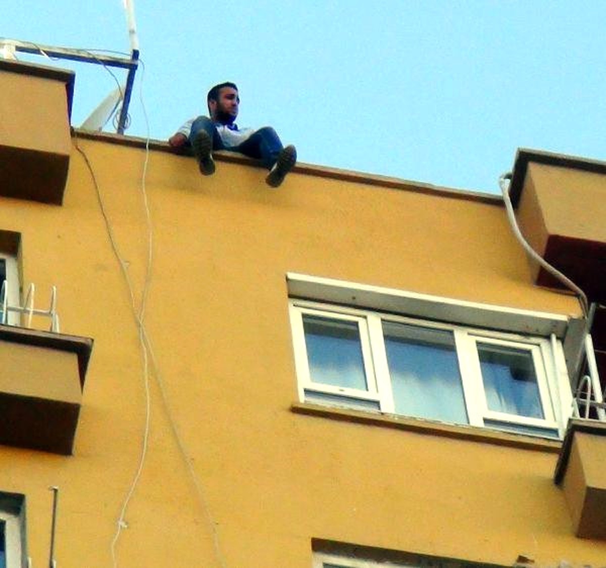 İntihara Kalkışan İşsizi, Polis İkna Etti