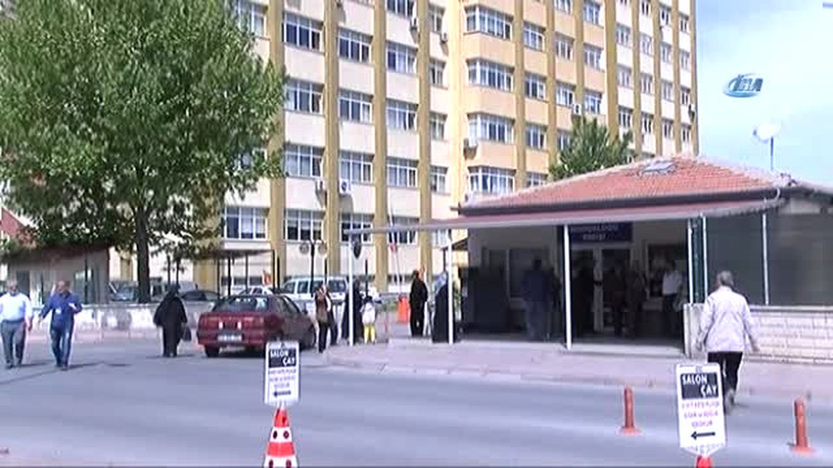 İş Bul\' Diyen Annesini 40 Yerinden Bıçaklayarak Öldürdü
