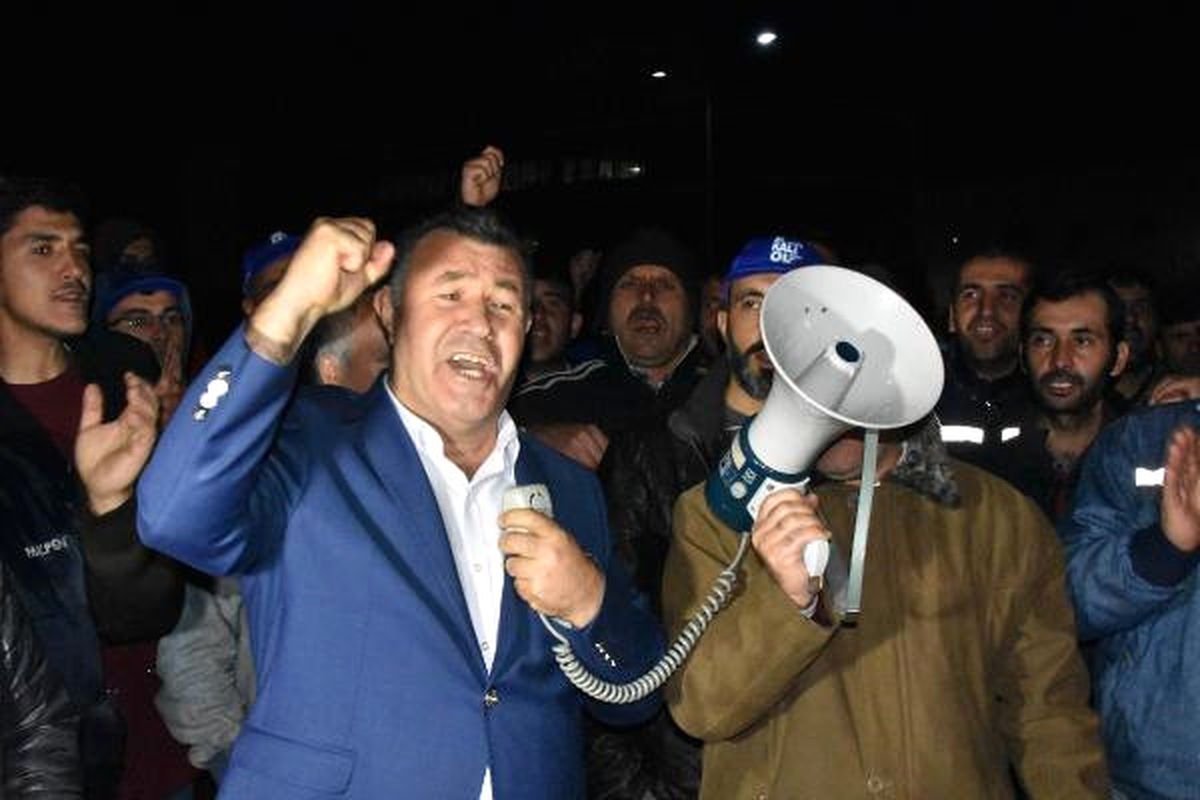 İşten Çıkartılan Arkadaşları İçin Eylem Yaptılar