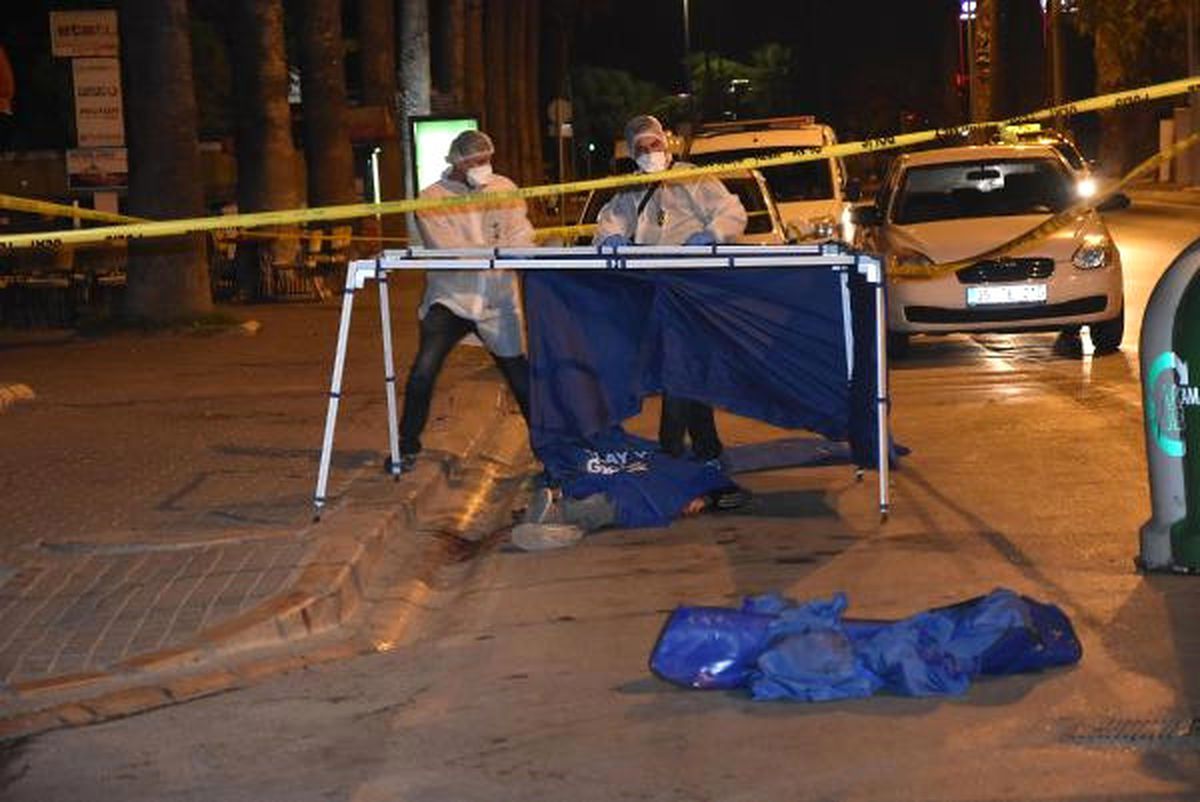 İzmir\'de Bıçaklı Kavga: 1 Ölü, 1 Yaralı