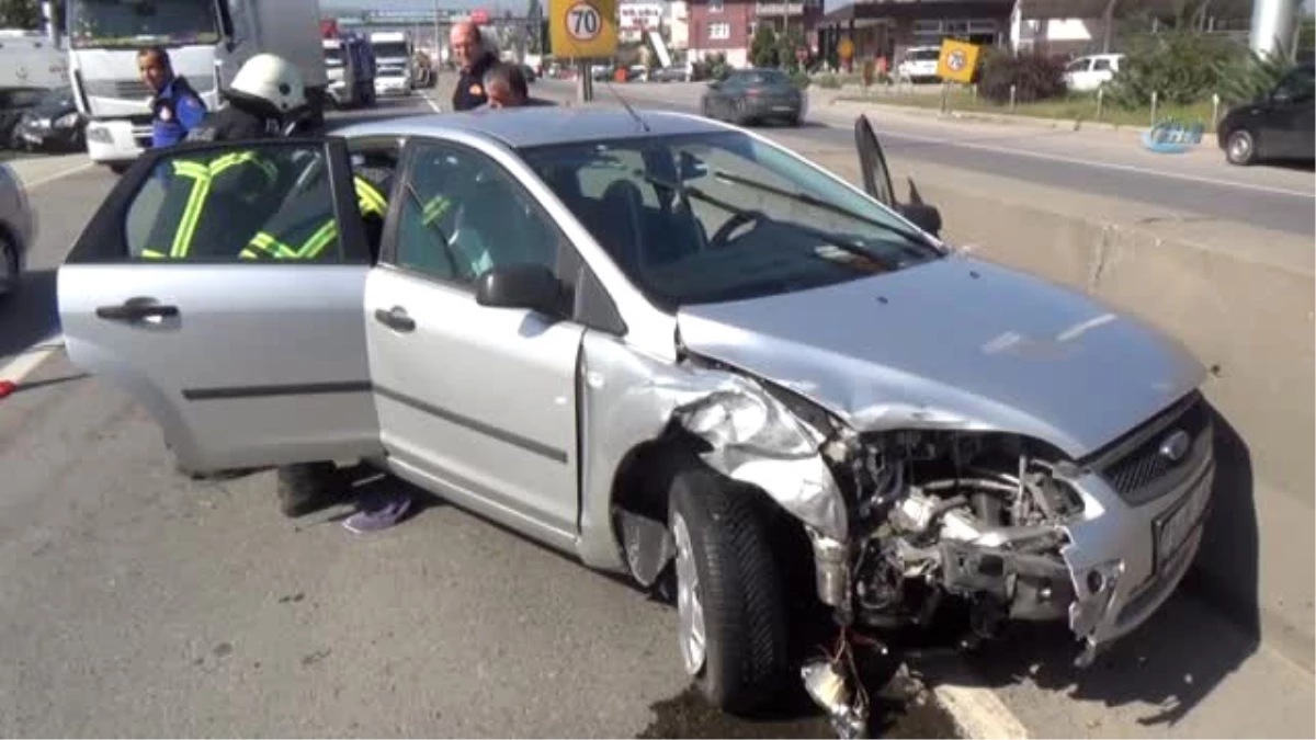 Kocaeli\'de Zincirleme Trafik Kazası: 3 Yaralı
