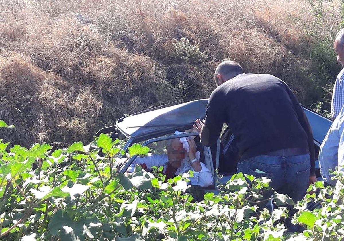 Otomobil Şarampole Yuvarlandı: 2 Yaralı
