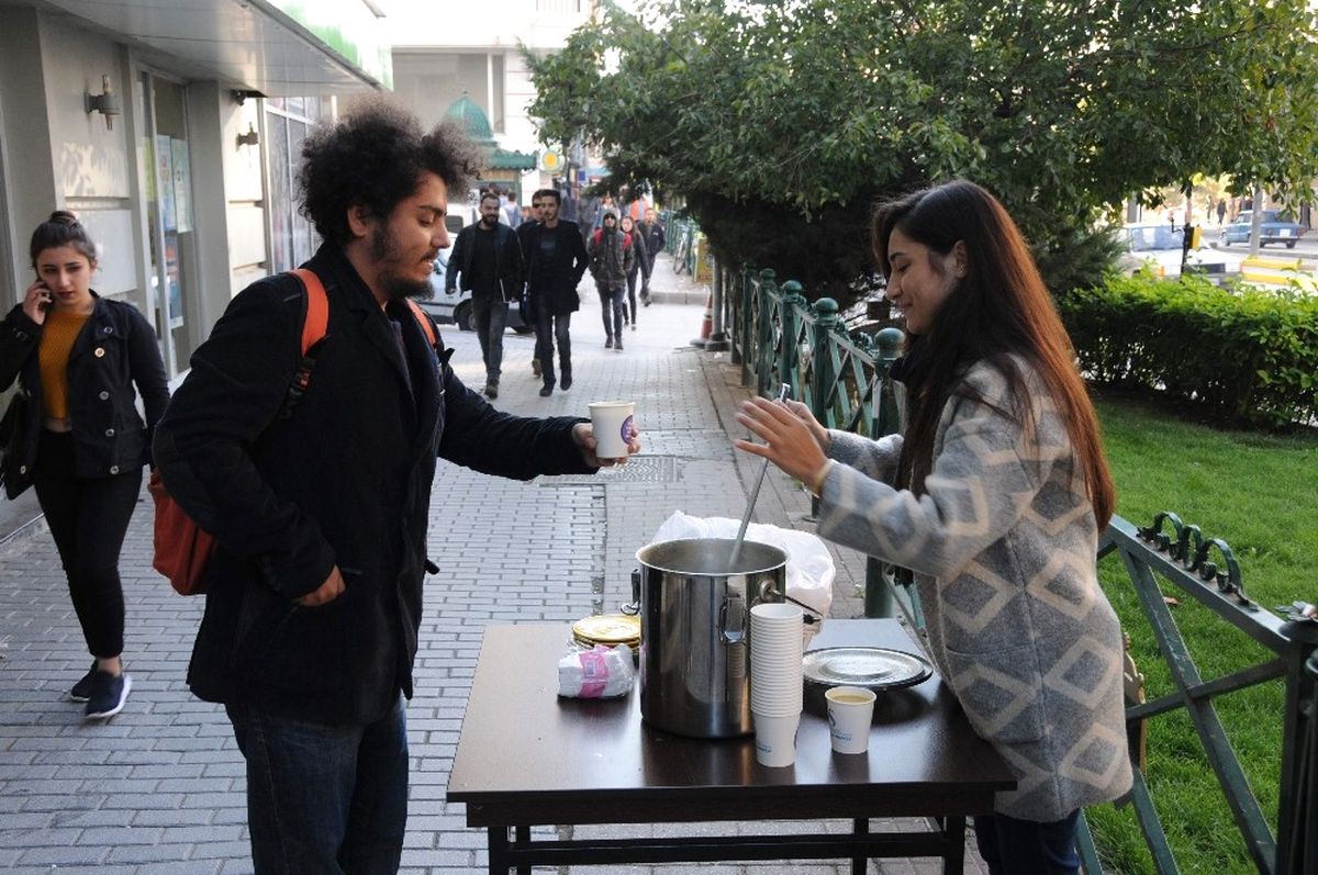 Soğuk Havada İç Isıtan İkram