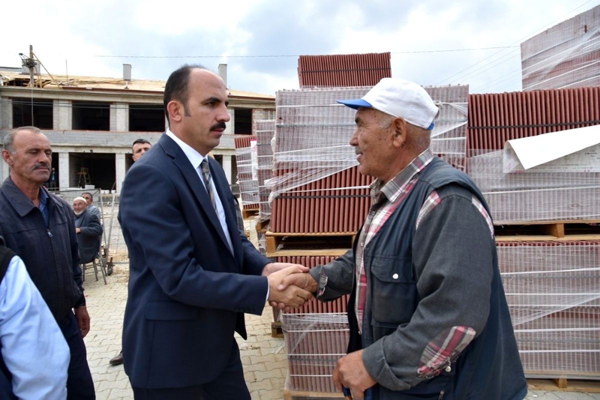 Tepekent\'te Ticaret Merkezi\'nin Yapımı Sürüyor