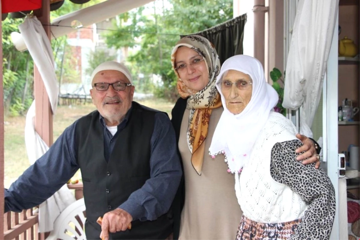 Vali Osman Kaymak\'ın Eşi Şehit Ailelerini Unutmadı