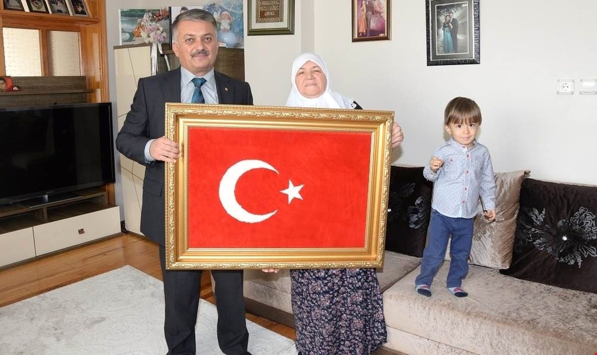 Vali Yazıcı, Şehit Yakınlarını Ziyaret Etti