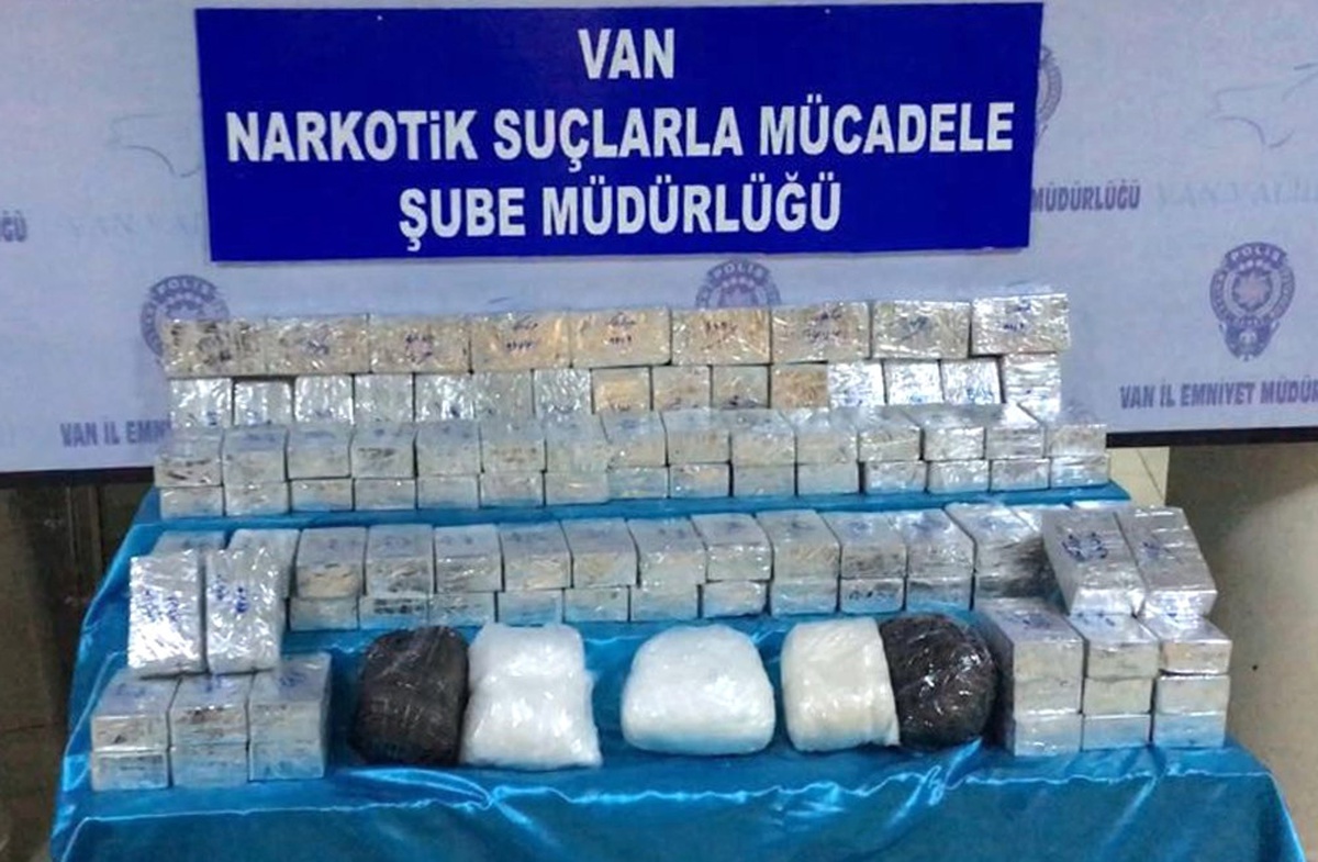 Van\'da Zehir Tacirlerine Büyük Darbe