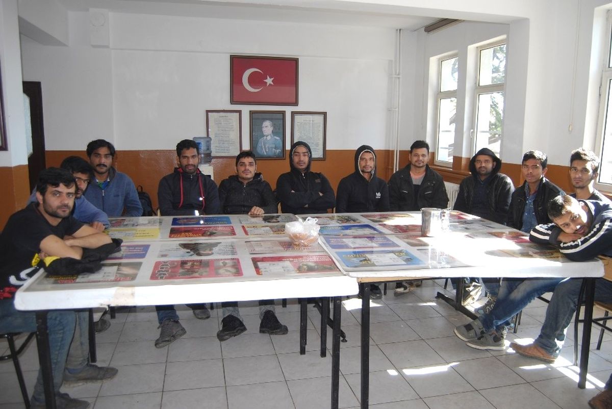 Yolcu Minibüsünde 12 Kaçak Yakalandı