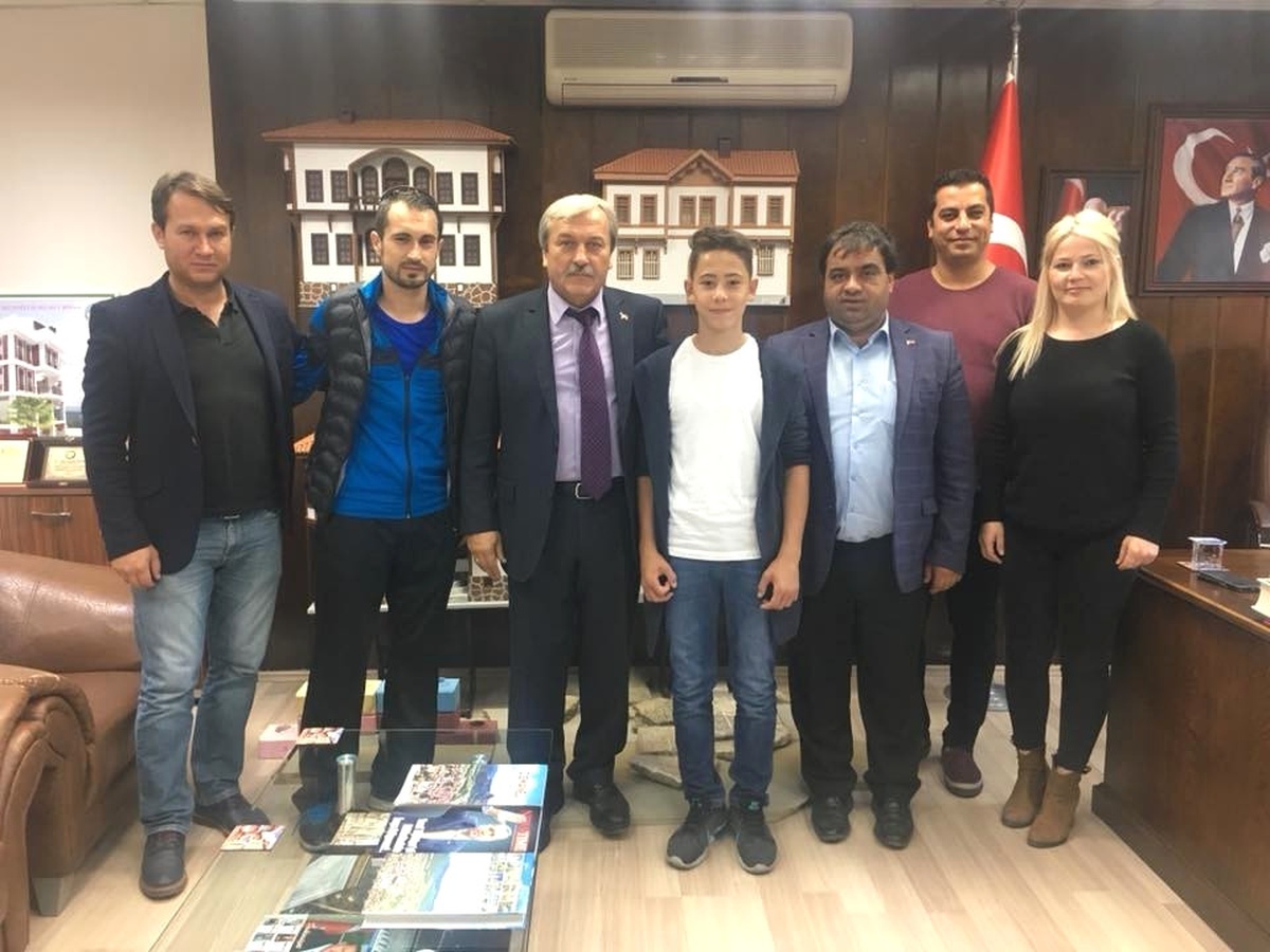 1308 Osmaneli Belediyespor\'dan Sakaryaspor ve Bursaspor\'a Transfer