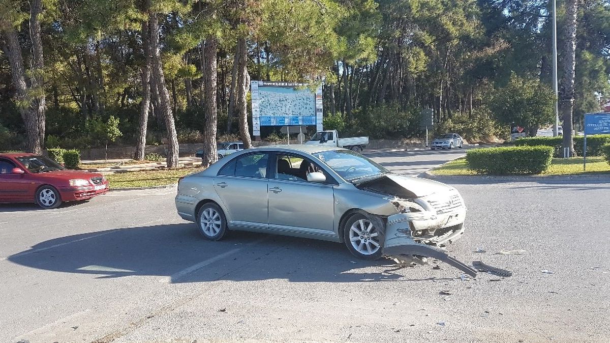 Antalya\'da Trafik Kazası: 1 Yaralı