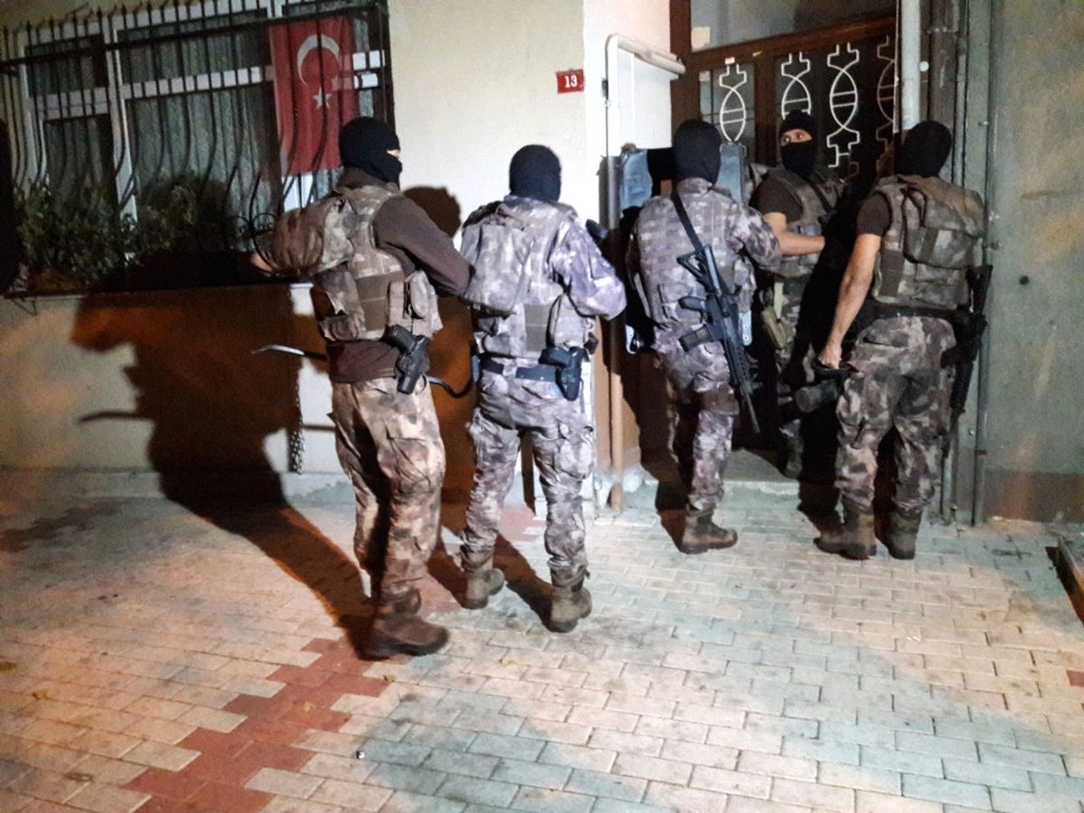 Bakırköy\'de 7 Adrese Uyuşturucu Baskını