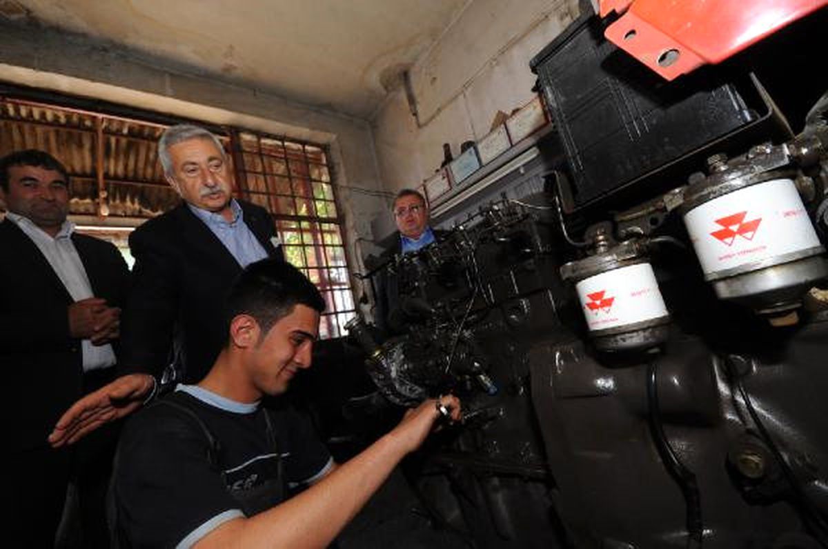 Bendevi Palandöken, "400 Bin Çocuk Tarlada Çalışıyor"