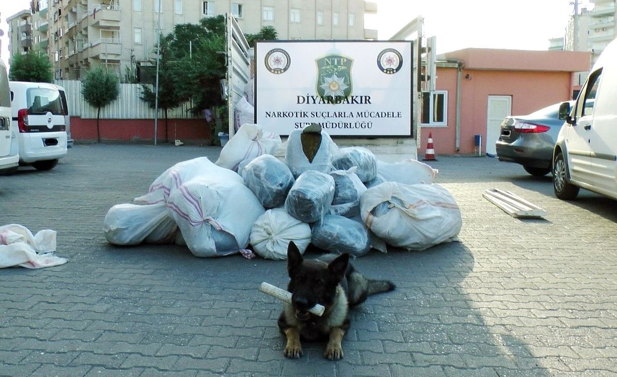 Diyarbakır\'da Uyuşturucu Operasyonu: 3 Kişi Tutuklandı