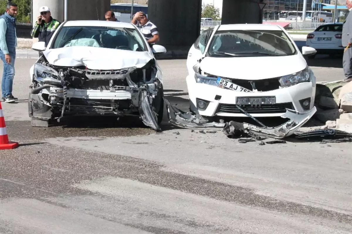 Elazığ\'da Trafik Kazası: 5 Yaralı