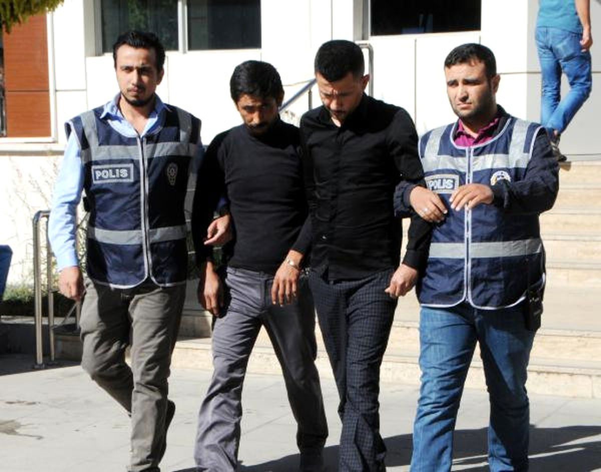 Hamal Tutup, Çalıştığı İşyerini Soydu