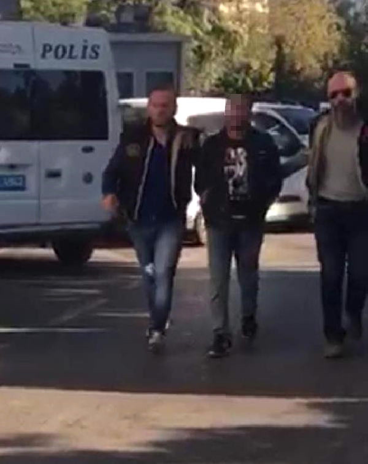 İzmir\'de PKK Operasyonu: 16 Gözaltı
