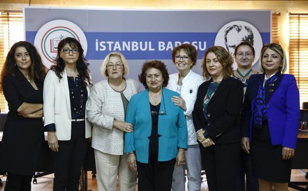 Kadın Avukatlardan "Müftülere Resmi Nikah Yetkisi" Protestosu