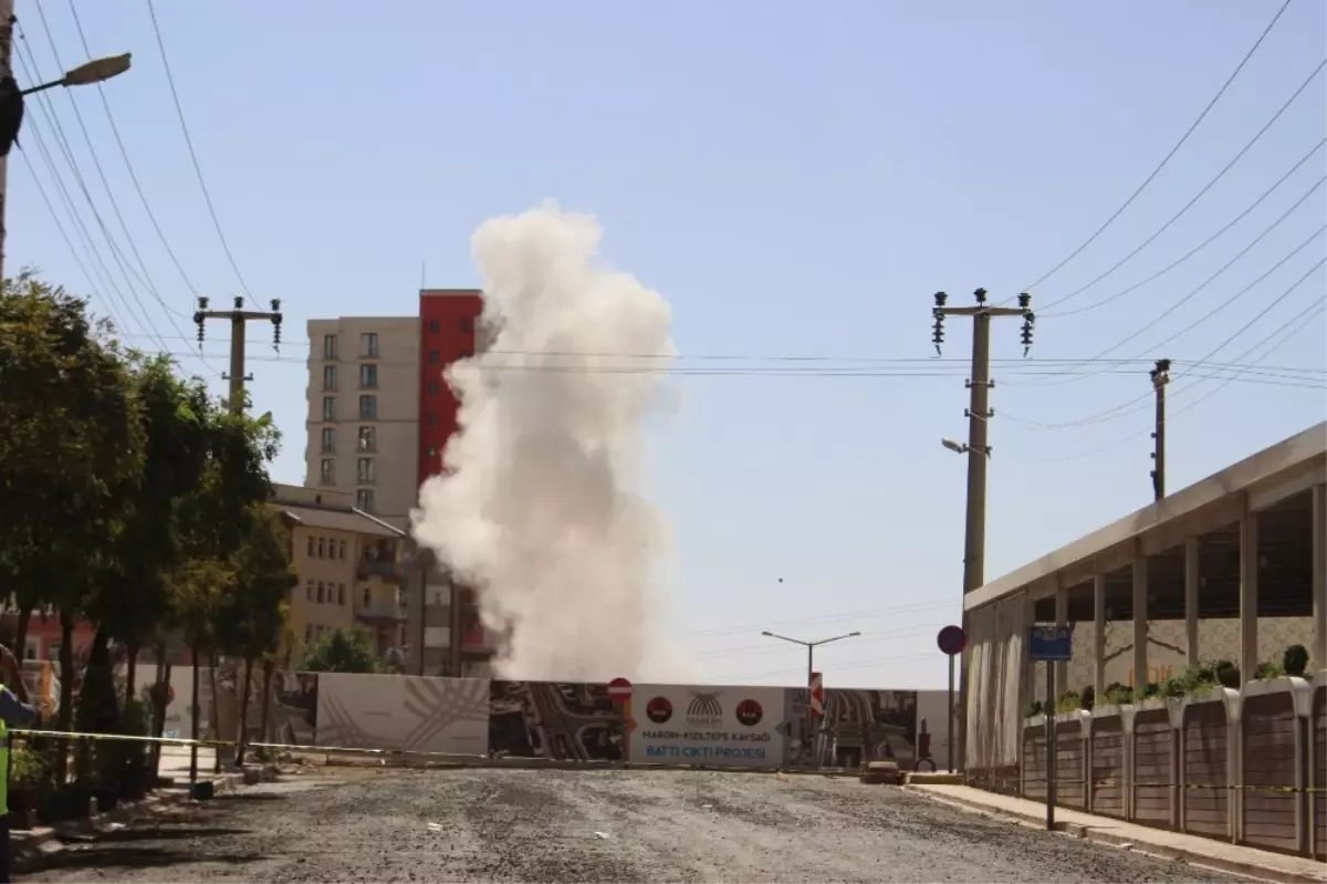 Mardin\'de Kayaları Parçalamak İçin Patlatılan Dinamit Korkuttu