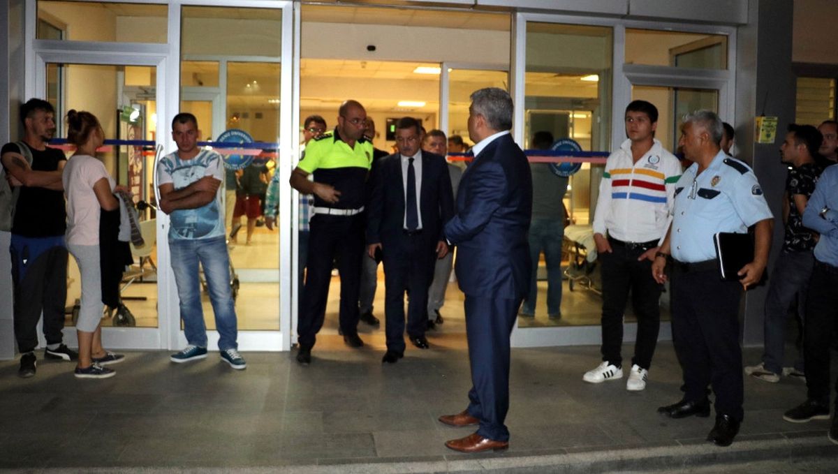 Otomobil Kadın Polise Çarptı