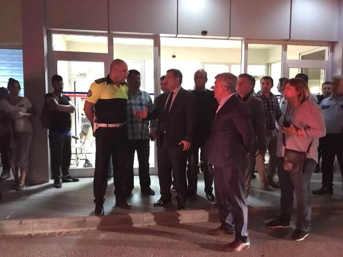 Otomobilin Çarptığı Kadın Polis Ağır Yaralandı