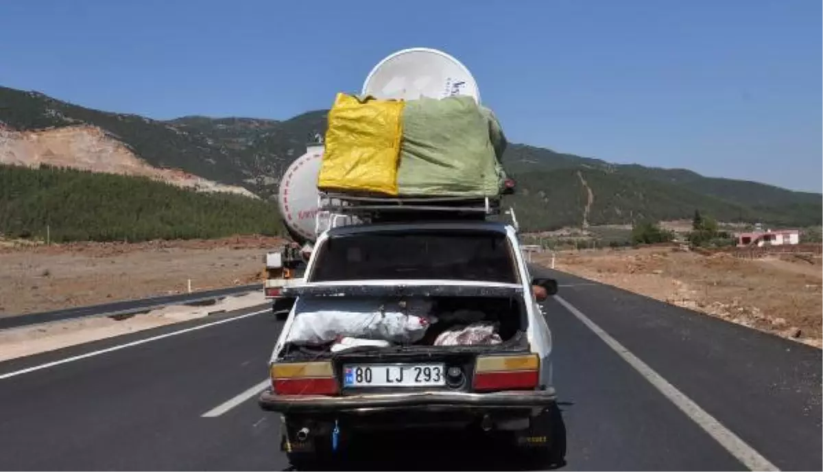 Otomobilin Üzerinde Ev Eşyası Taşıdı