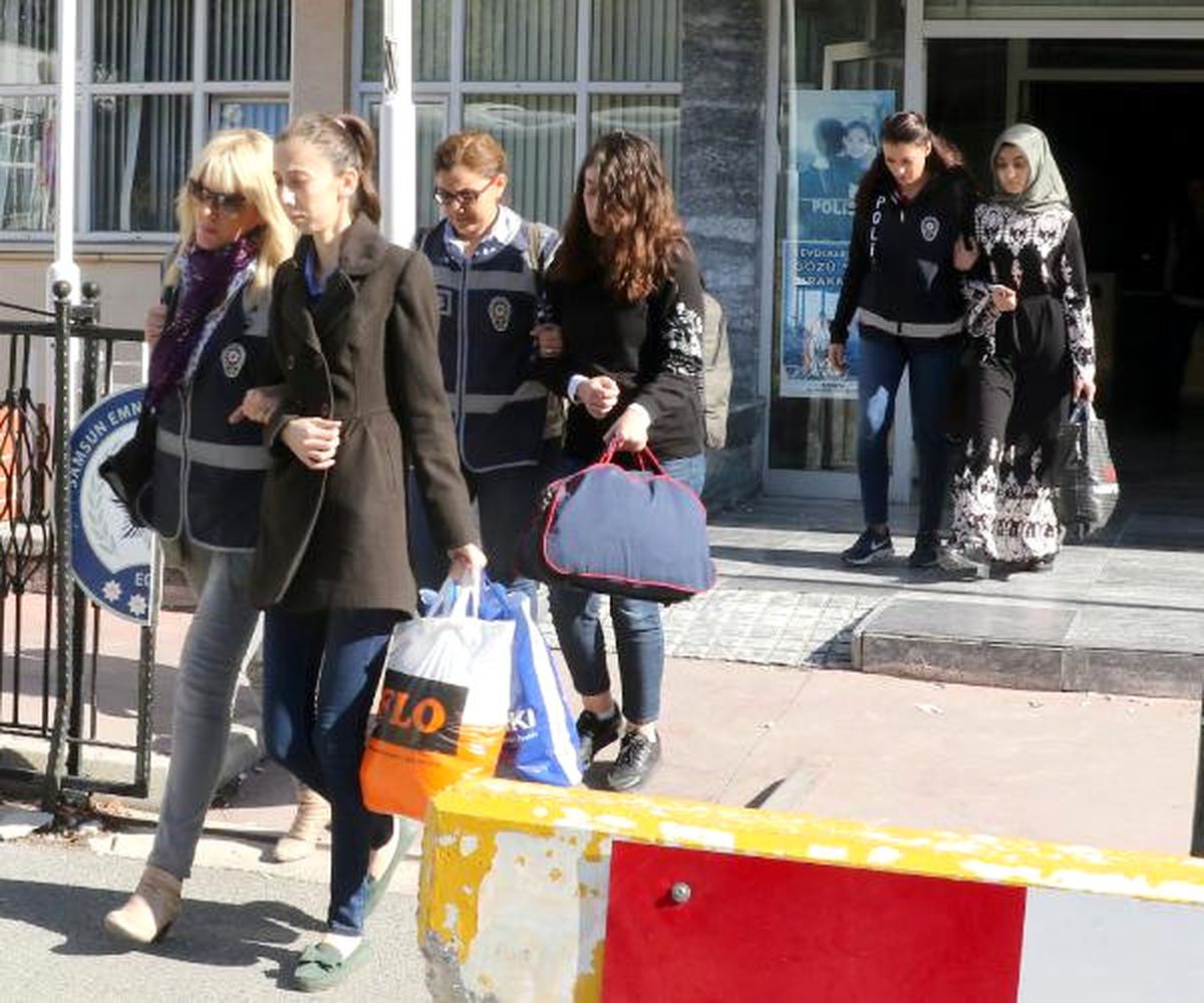 Samsun\'da \'Bylock\' Kullandığı İddia Edilen13 Şüpheli Adliyeye Sevk Edildi
