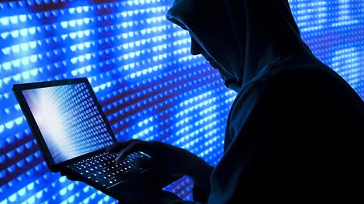 Ünlü İsimlerin Hesaplarını Ele Geçiren Hackerlara Operasyon: 31 Gözaltı