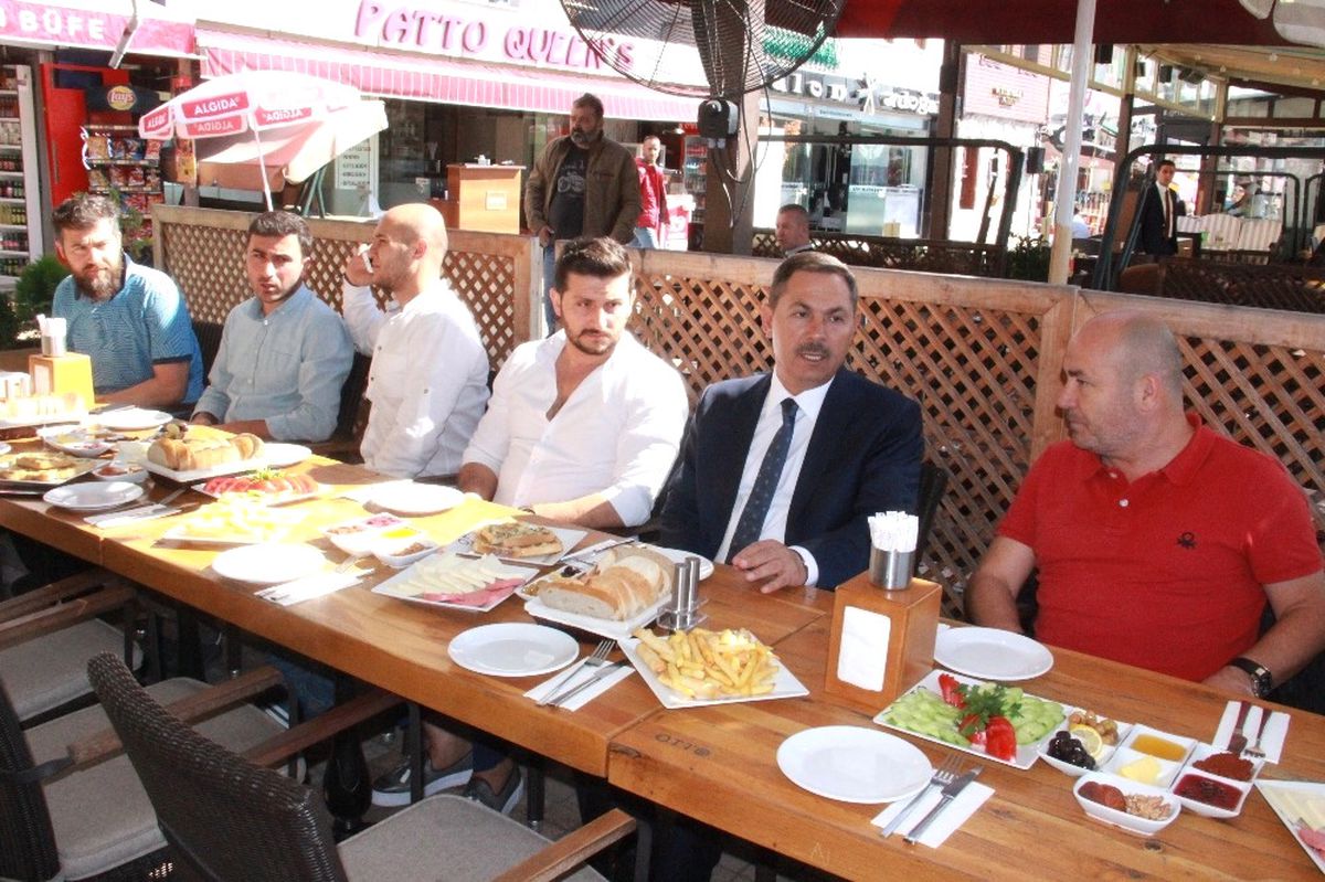 Uysal Esnafla Kahvaltıda Buluştu
