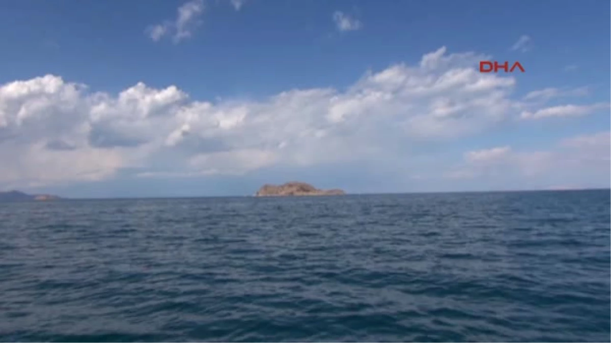 Van\'ın Akdamar Adası\'nı 9 Ayda 109 Bin Turist Ziyaret Etti