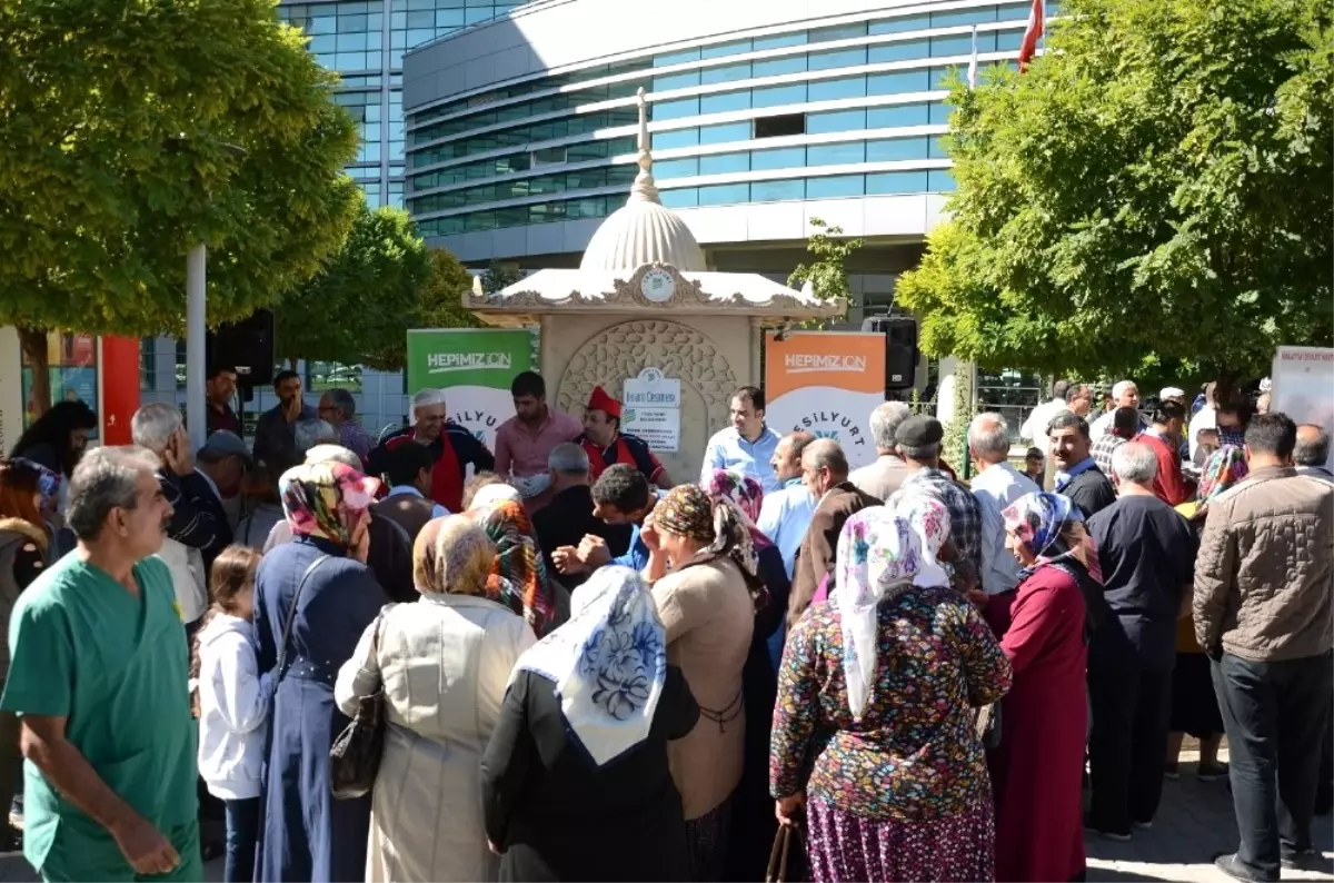 Yeşilyurt Belediyesinden Hasta ve Hasta Yakınlarına Aşure İkramı