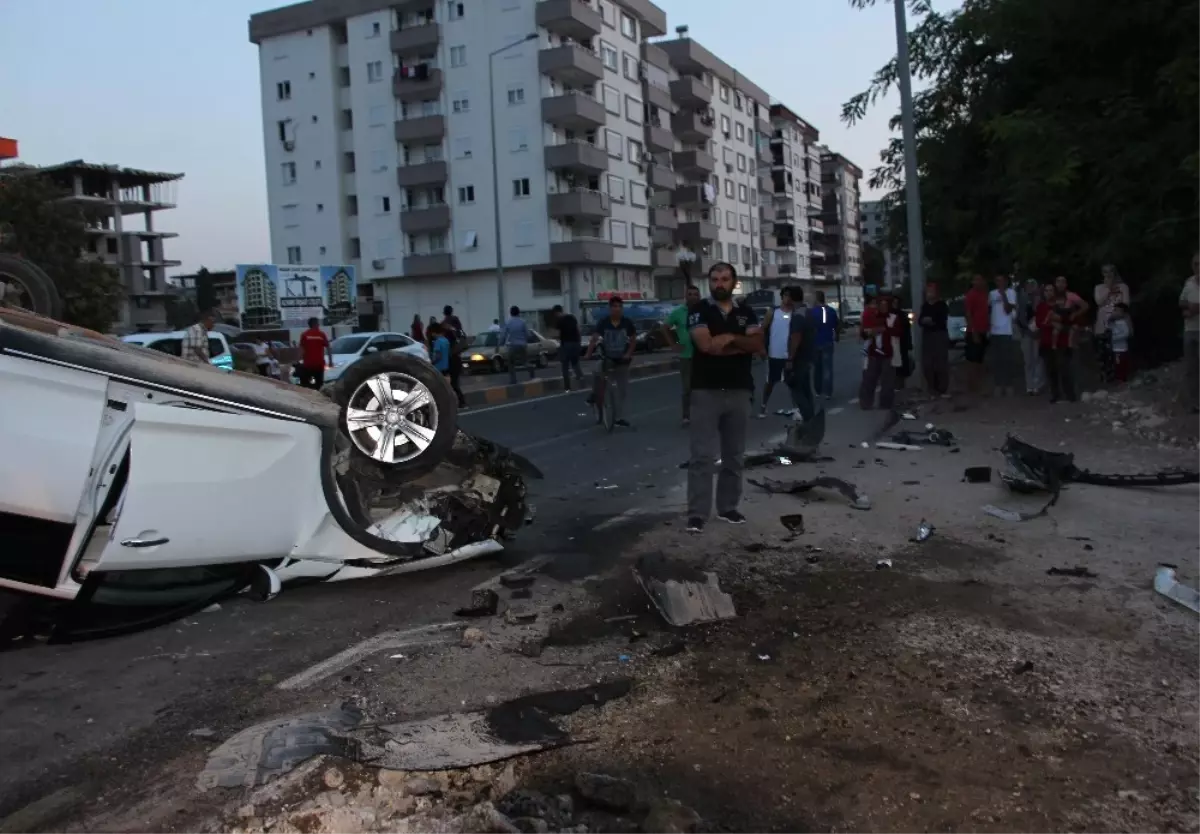 Antalya\'da Trafik Kazası: 6 Yaralı