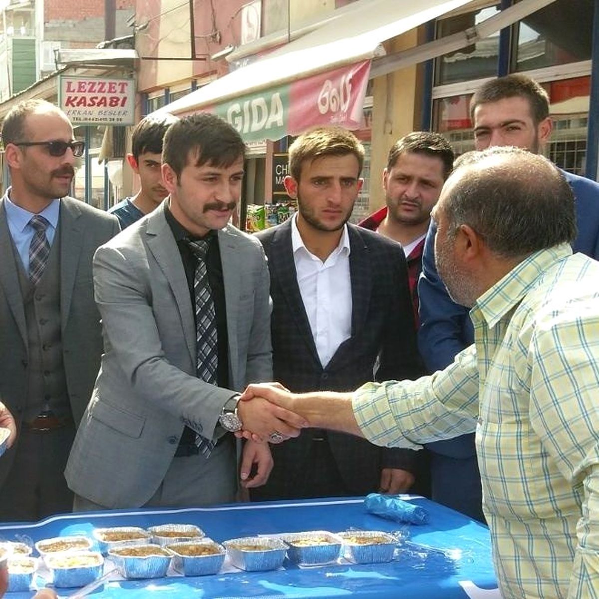 Aşkale Ülkü Ocakları\'ndan Aşure İkramı