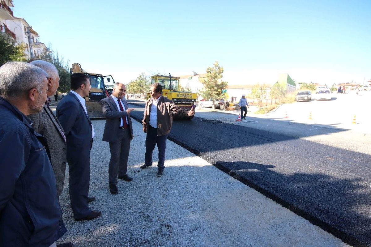 Başkan Özaltun, Asfalt Çalışmalarını İnceledi
