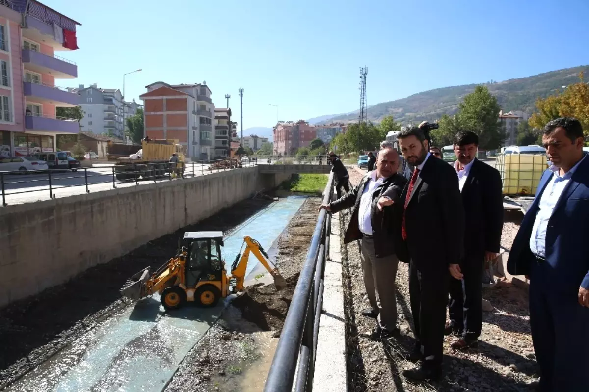 Behzat Bulvarında Yol Çalışması