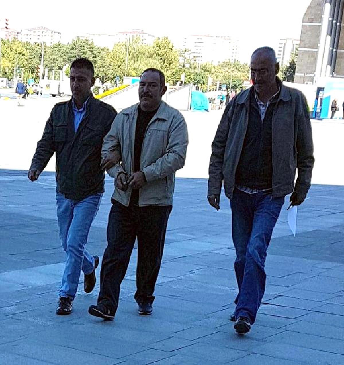 Cinayet Zanlısı, Saklandığı İş Yerinde Yakalandı
