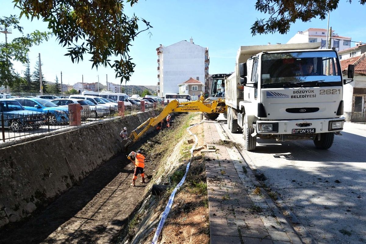Çolak İbrahim Bey Caddesi\'ndeki Kanal Temizliği Tamamlandı