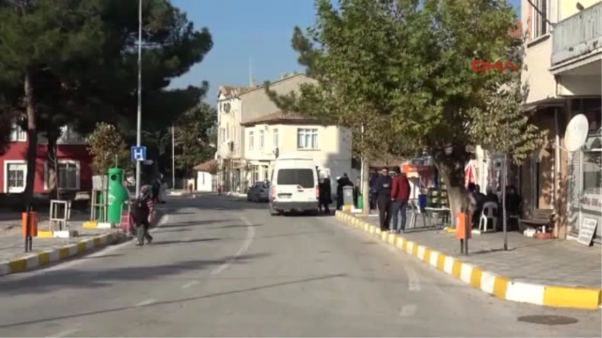 Edirne Bu İlçede Yaşlıların Evleri Temizleniyor, Ütüleri, Yemekleri Yapılıyor