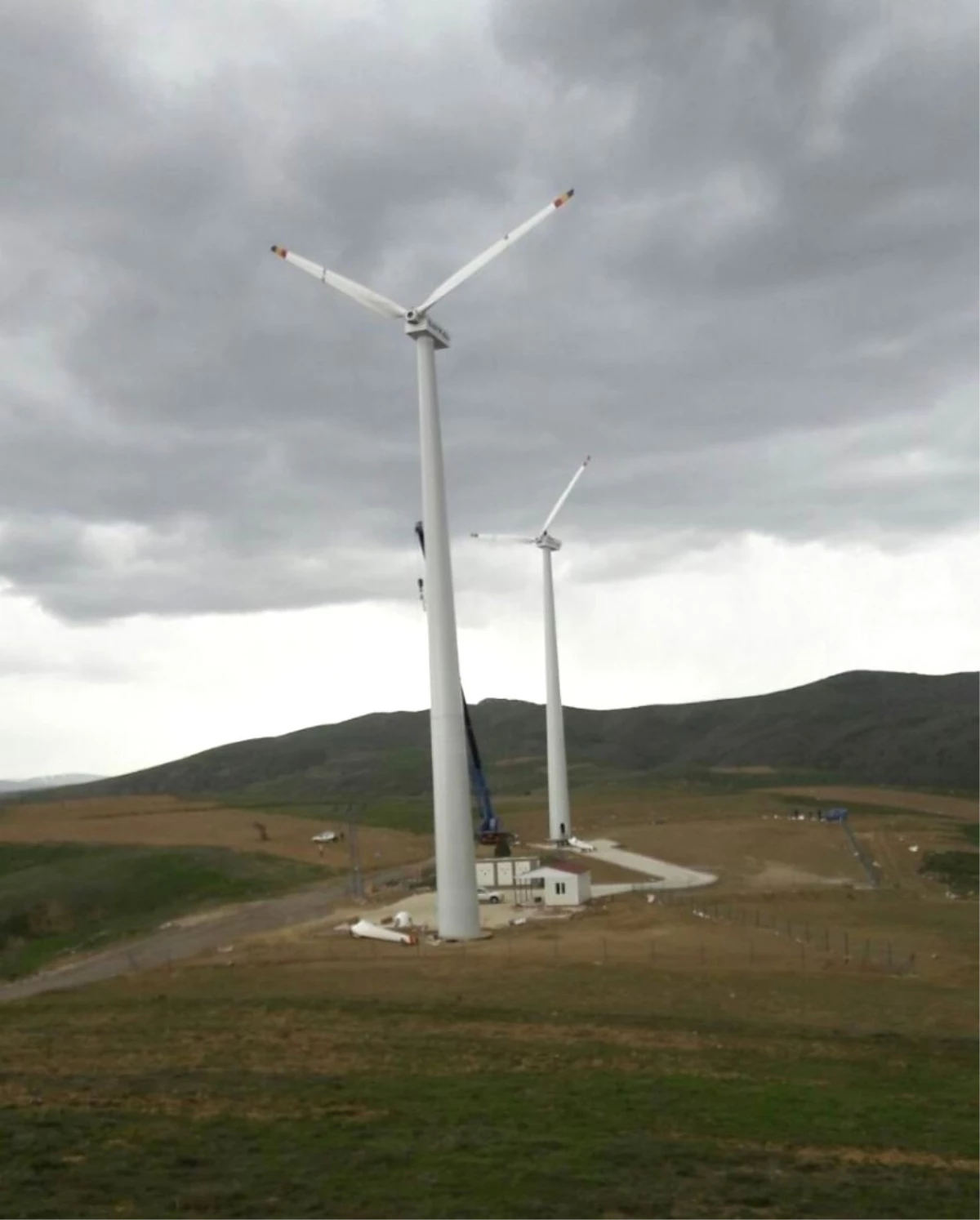 Hüyük Çiftçisi, Rüzgar Enerji Santralının Devreye Girmesini Bekliyor