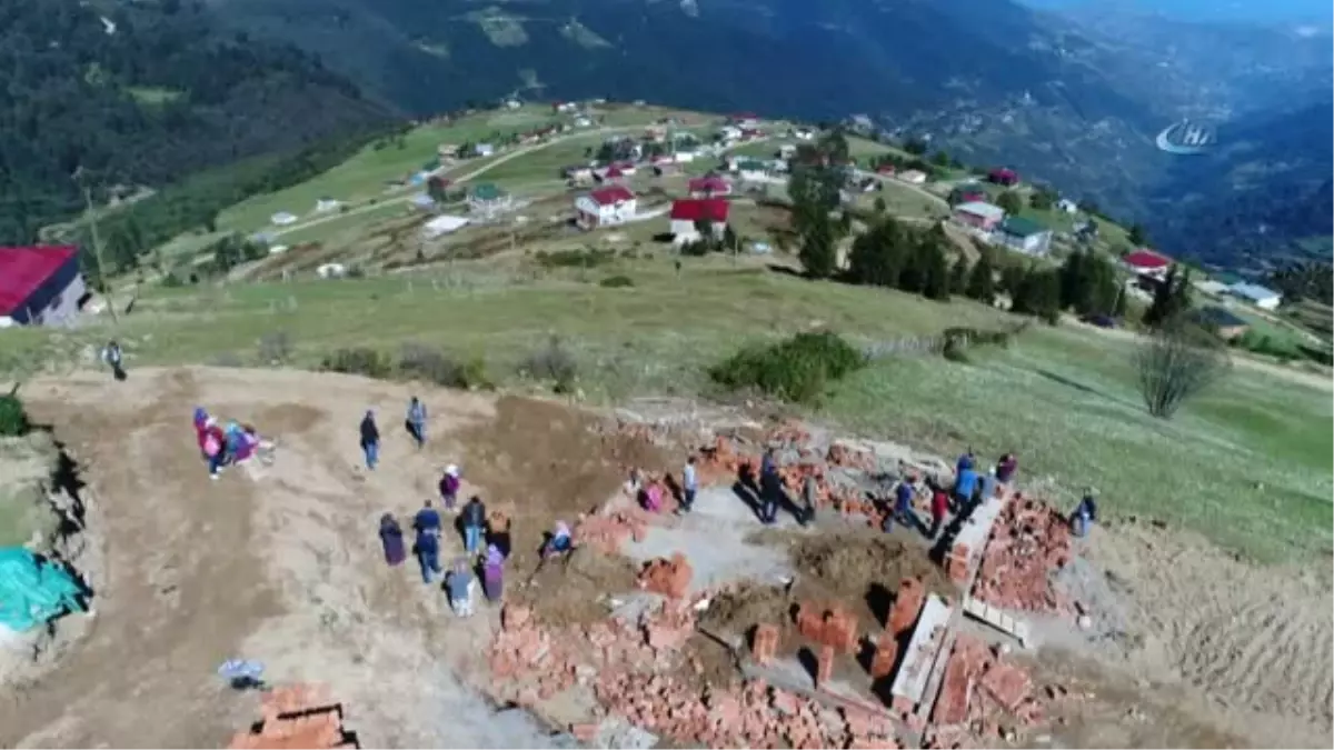 İneklerini Satarak Yaptırdığı Yayla Evi Yıkıldı