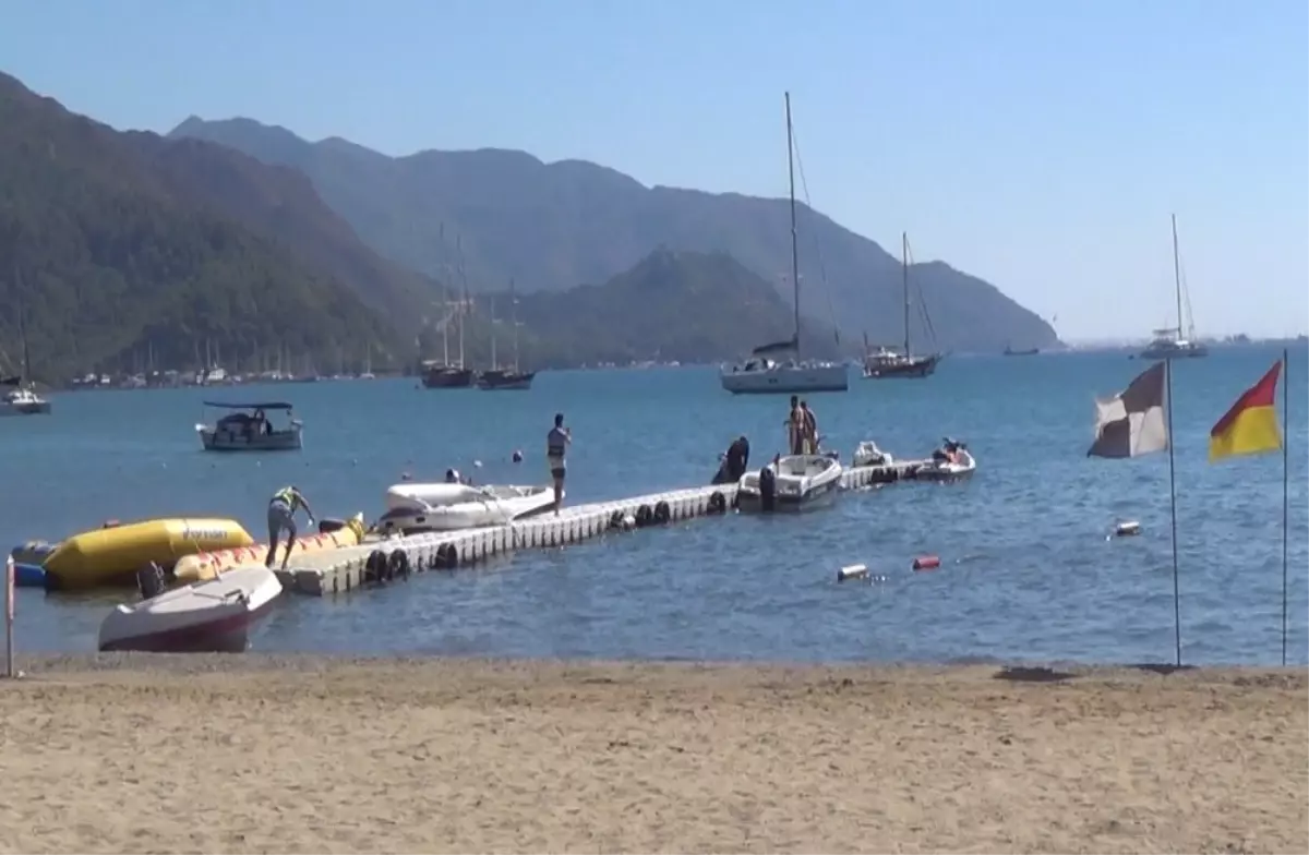 Marmaris\'te Spor Yaparken Denize Düşen Turist Yaralandı