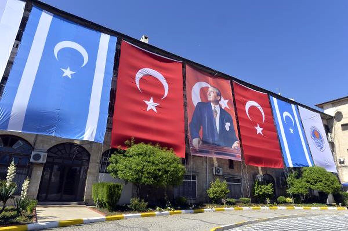 Mersin Belediyesi, Kerkük\'e Destek İçin Türkmen Bayrağı Astı