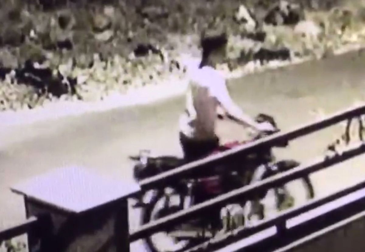 Motosiklet Hırsızlığı Güvenlik Kamerasında