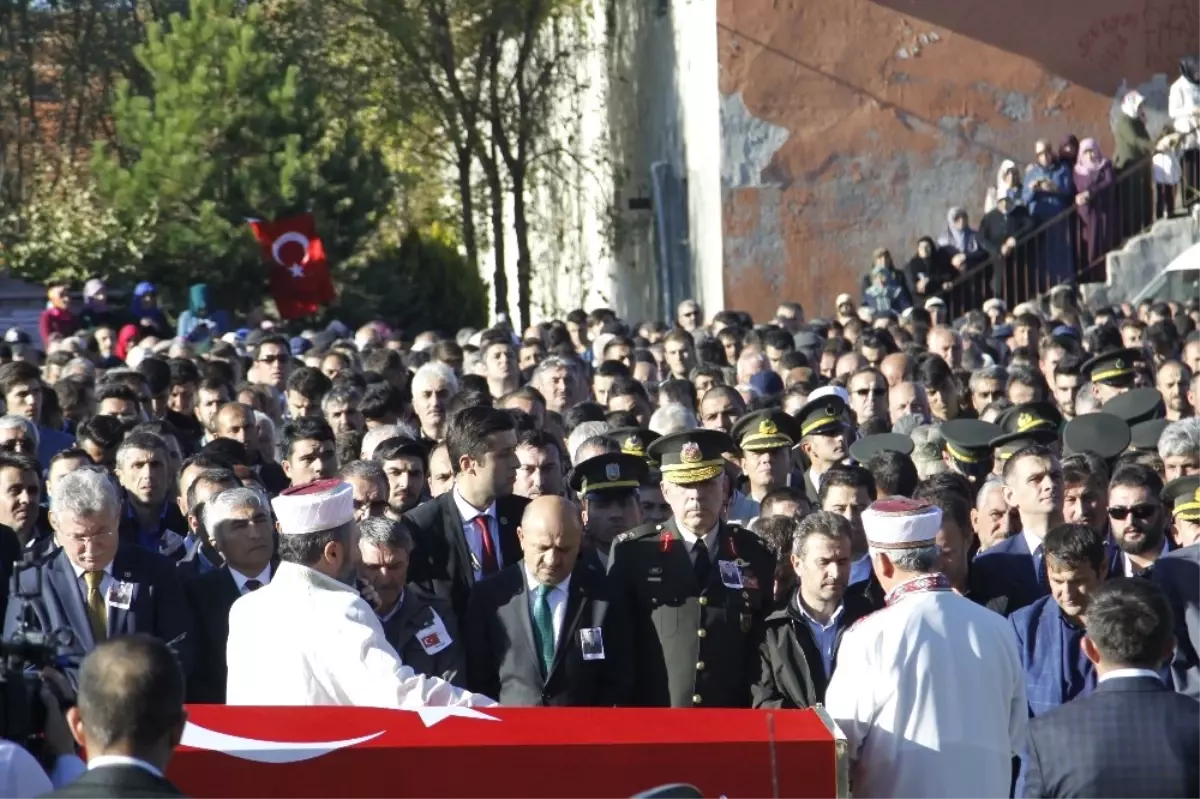 Şehit Piyade Uzman Çavuş Gökhan Topal Son Yolculuğuna Uğurlandı