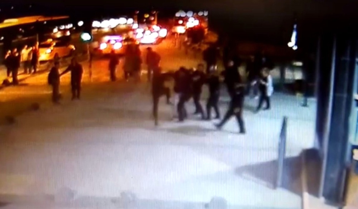 Üniversite Güvenlik Görevlilerinin Yaralandığı Kavga Anı Kamerada