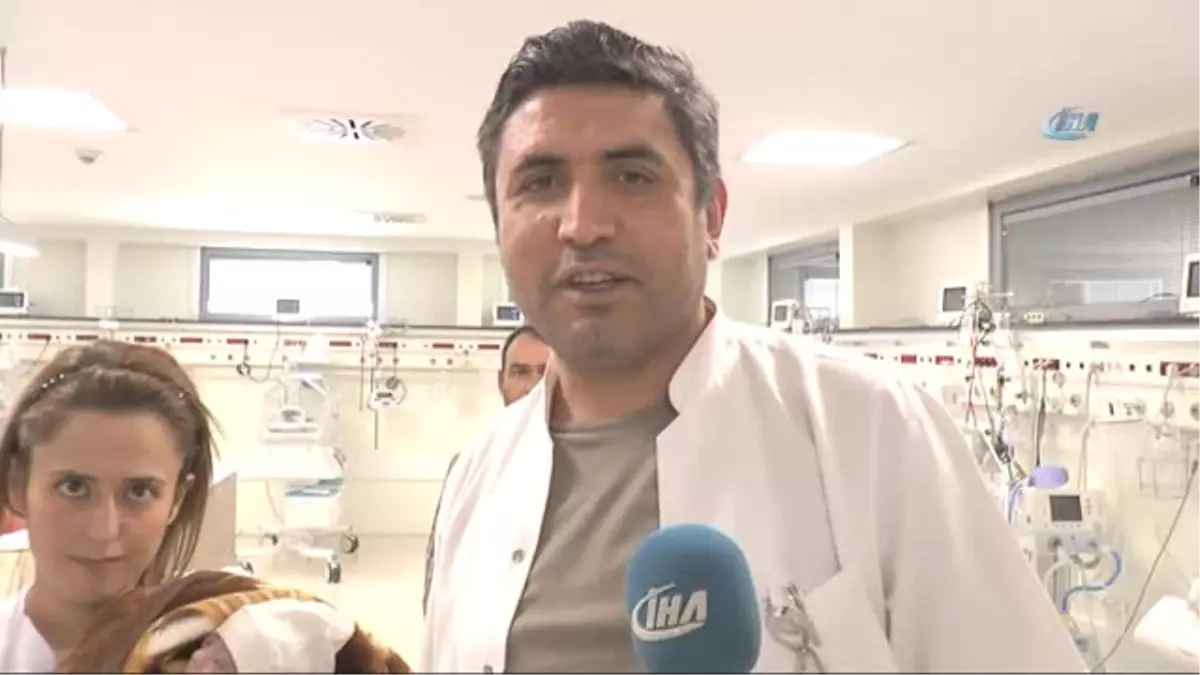 550 Gram Doğan Parmak Bebek 2 Kilo 200 Gram Olarak Taburcu Oldu