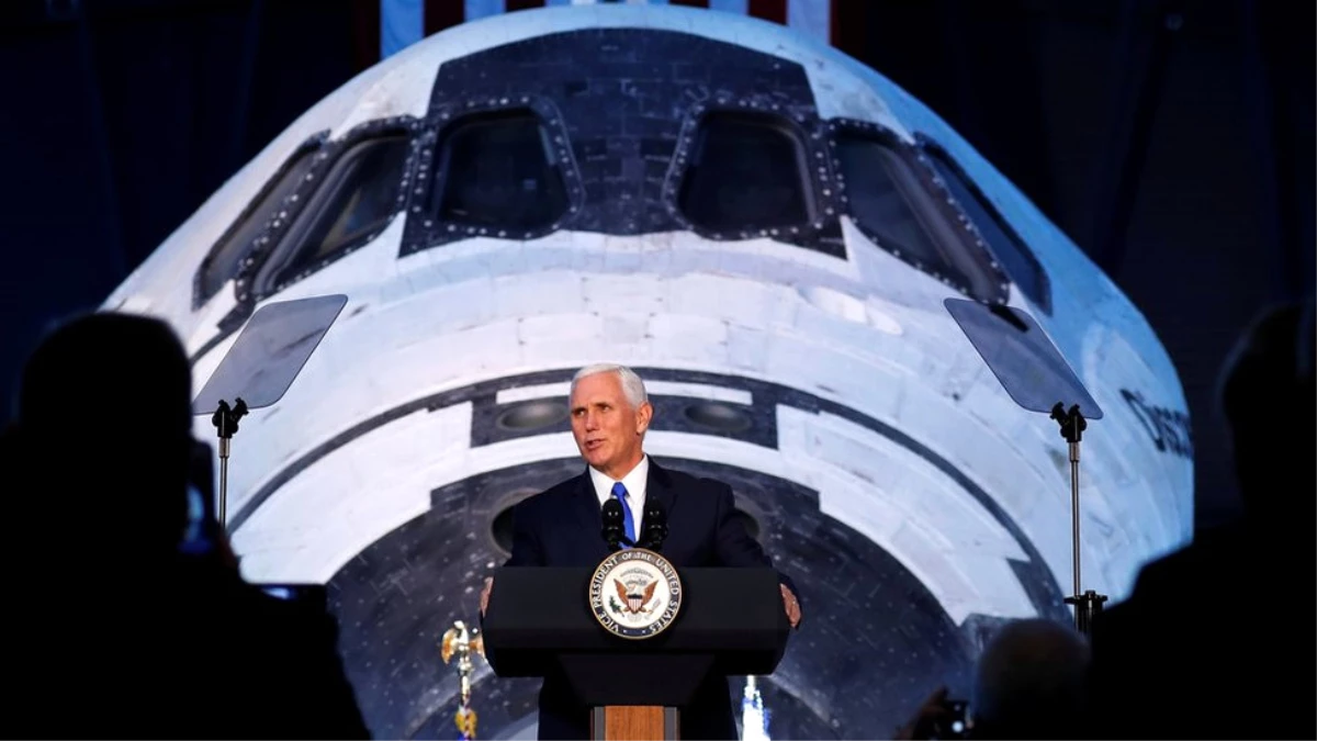 ABD Başkan Yardımcısı Mike Pence: Ay\'a Astronot Göndermek İstiyoruz